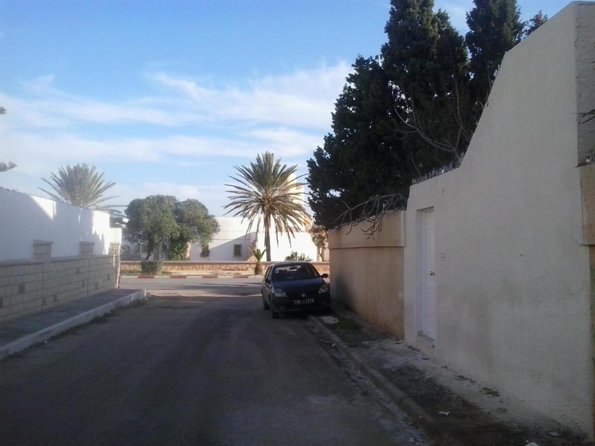 Duplex Pied Dans L'Eau Avec Magnifique Vue Sur Mer Monastir Exterior foto